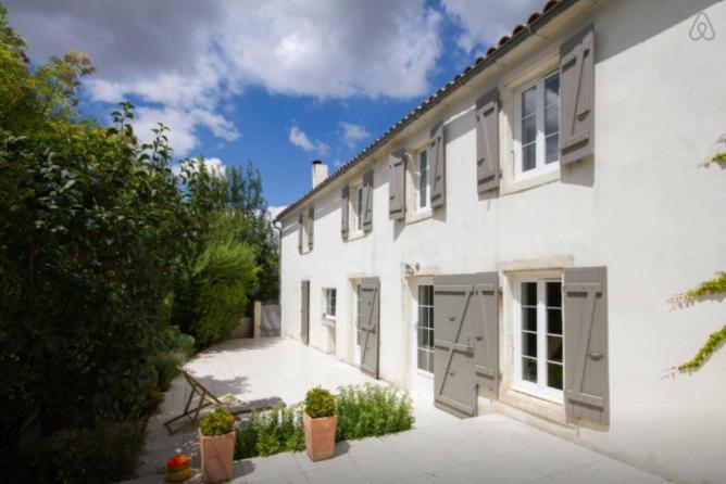 La Tonnelle Fleurie Chambres D'Hotes Sainte-Soulle Екстериор снимка